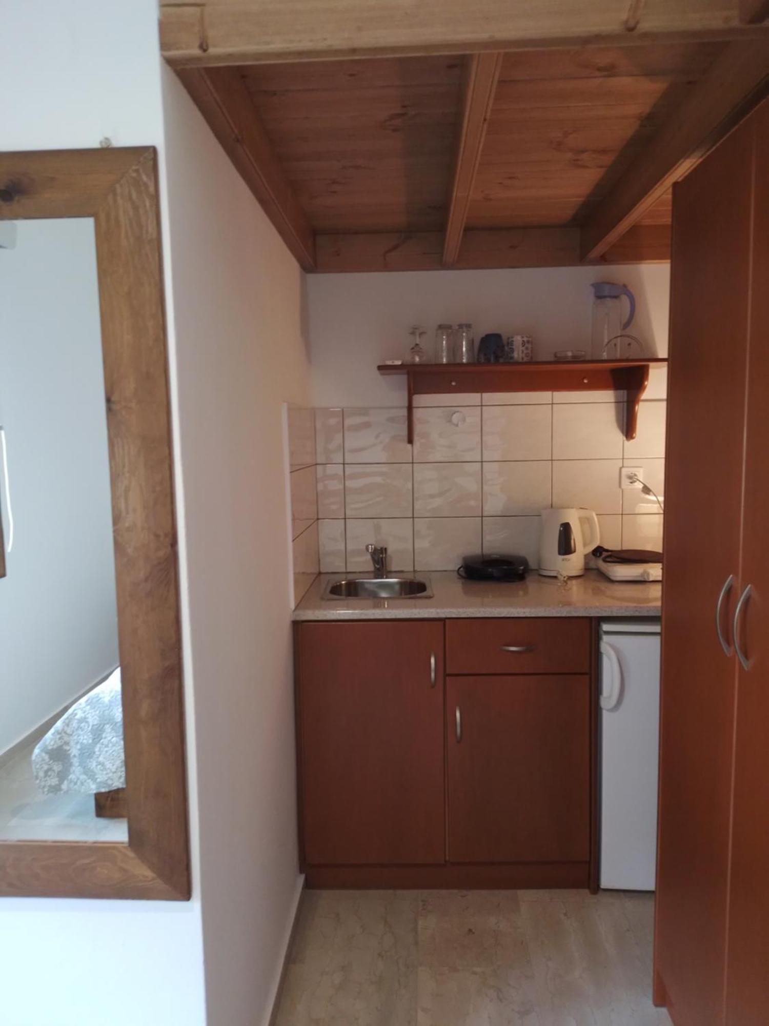 Manolakis Pizanias Daire Emborios Dış mekan fotoğraf